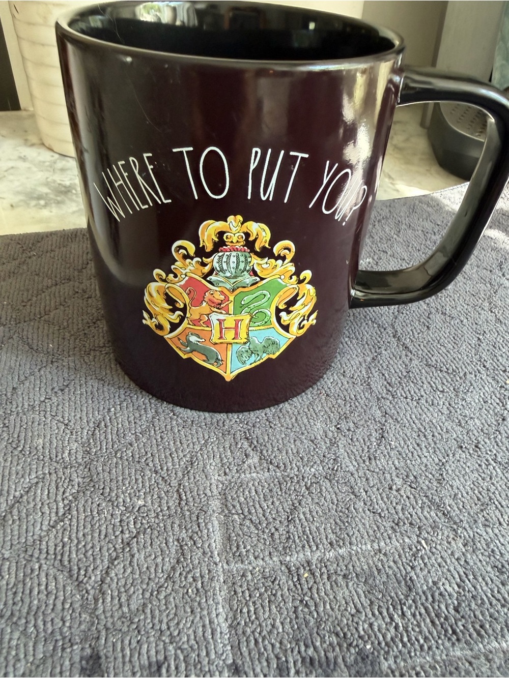 Warner Bros. Hogwarts Crest Burgundy and Black Color Changing Ceramic Mug